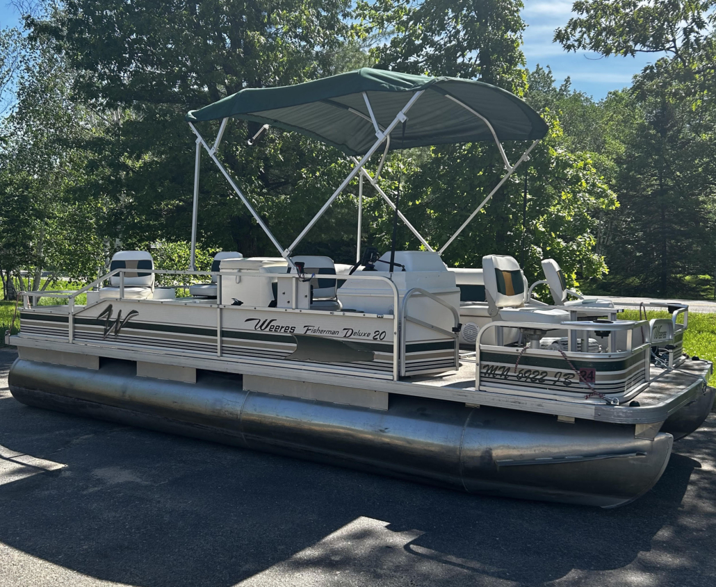 20' Fisherman Deluxe pontoon boat