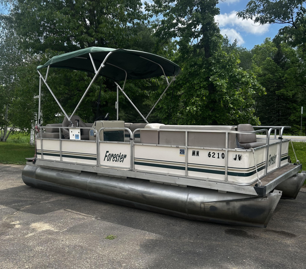 19' Forester Cruise pontoon boat