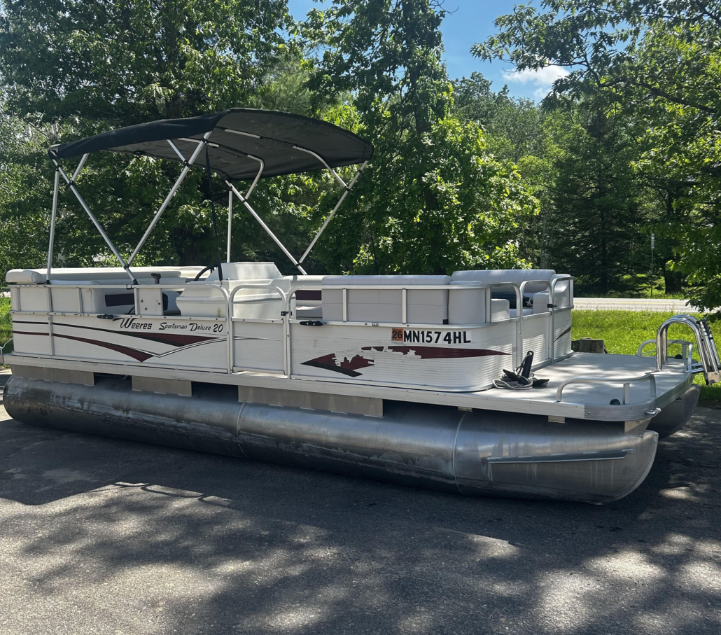 20' Sportsman Deluxe 2 pontoon boat